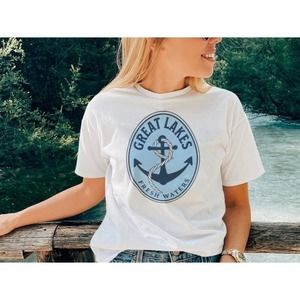 Great Lakes Fresh Waters Michigan Lake Life Outdoor Lover Gift T-Shirt